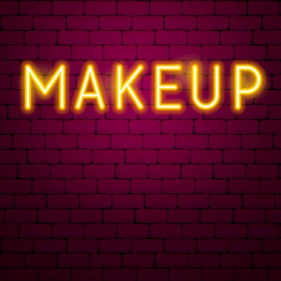 Makeup - Picture 1 of 1